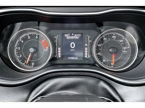 Used 2019 Jeep Cherokee Latitude w/ Popular Appearance Group AWD/4WD image 21