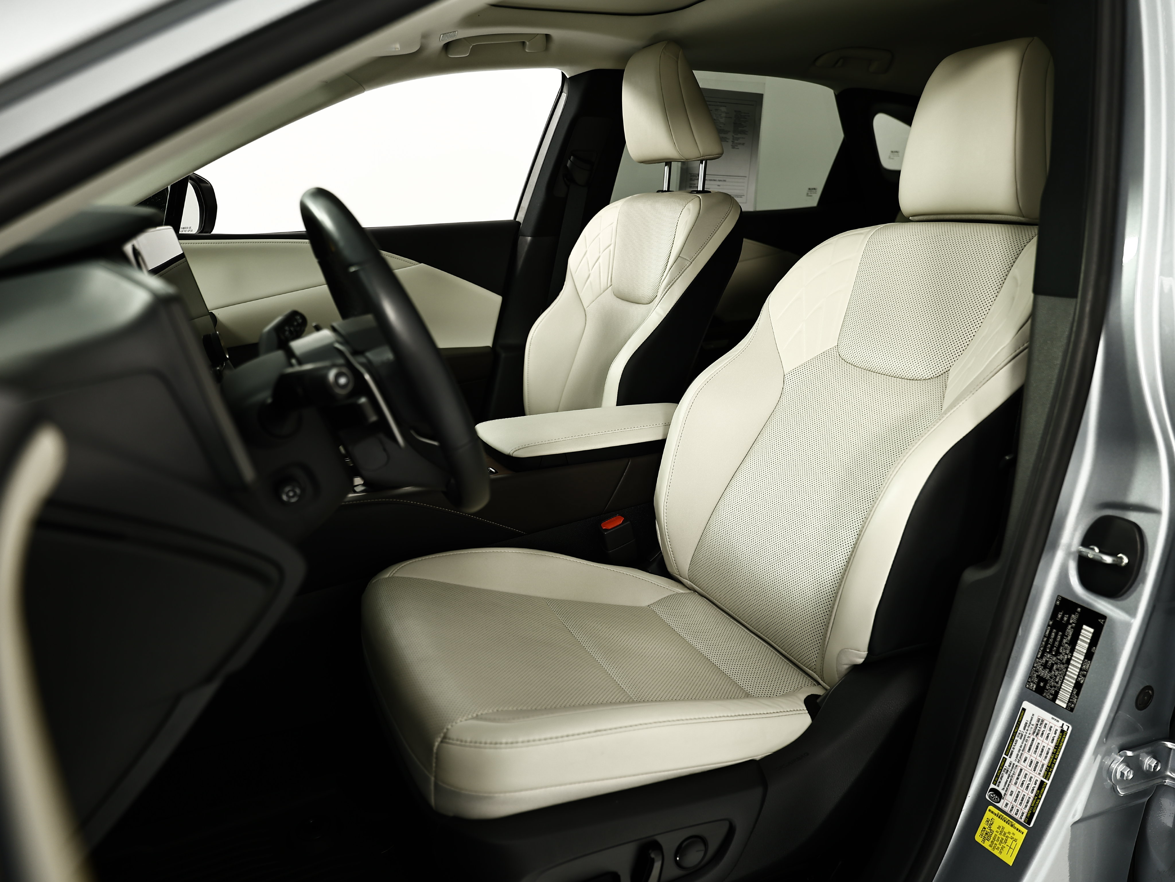 Used 2023 Lexus RX 350 Premium w/ Accessory Package AWD/4WD image 5