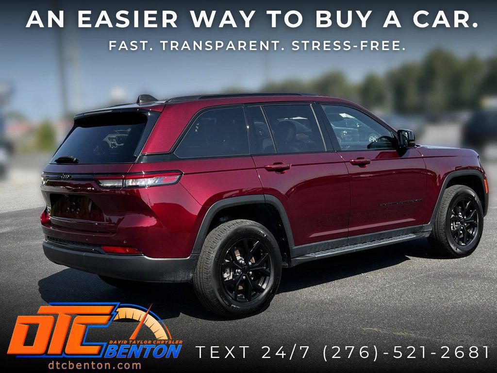 Used 2025 Jeep Grand Cherokee Altitude AWD/4WD image 7
