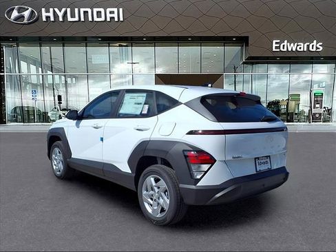 New 2026 Hyundai Kona SE image 5