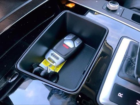 Used 2021 Audi Q5 e Premium Plus w/ Premium Plus Package image 12