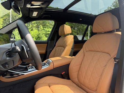 Used 2026 BMW X7 xDrive40i w/ M Sport Package image 18