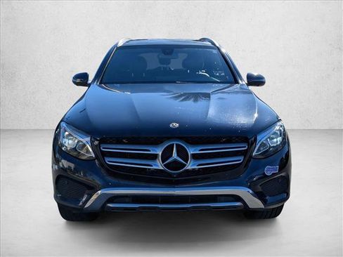Used 2019 Mercedes-Benz GLC 350e 4MATIC image 2