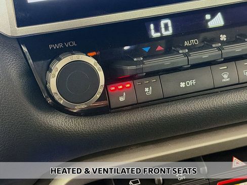 Used 2023 Toyota Tundra Limited image 7