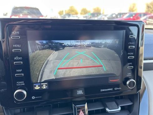 Used 2022 Toyota Corolla Cross XLE w/ Convenience Package image 16