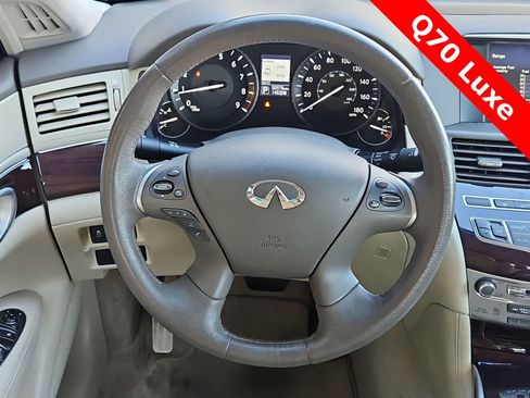 Used 2019 INFINITI Q70 Luxe image 18