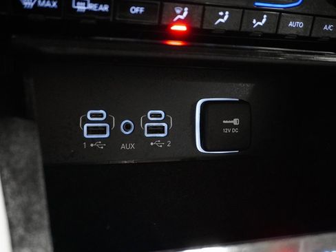 Certified 2022 Jeep Grand Cherokee L Overland w/ MOPAR Finishing Package image 33