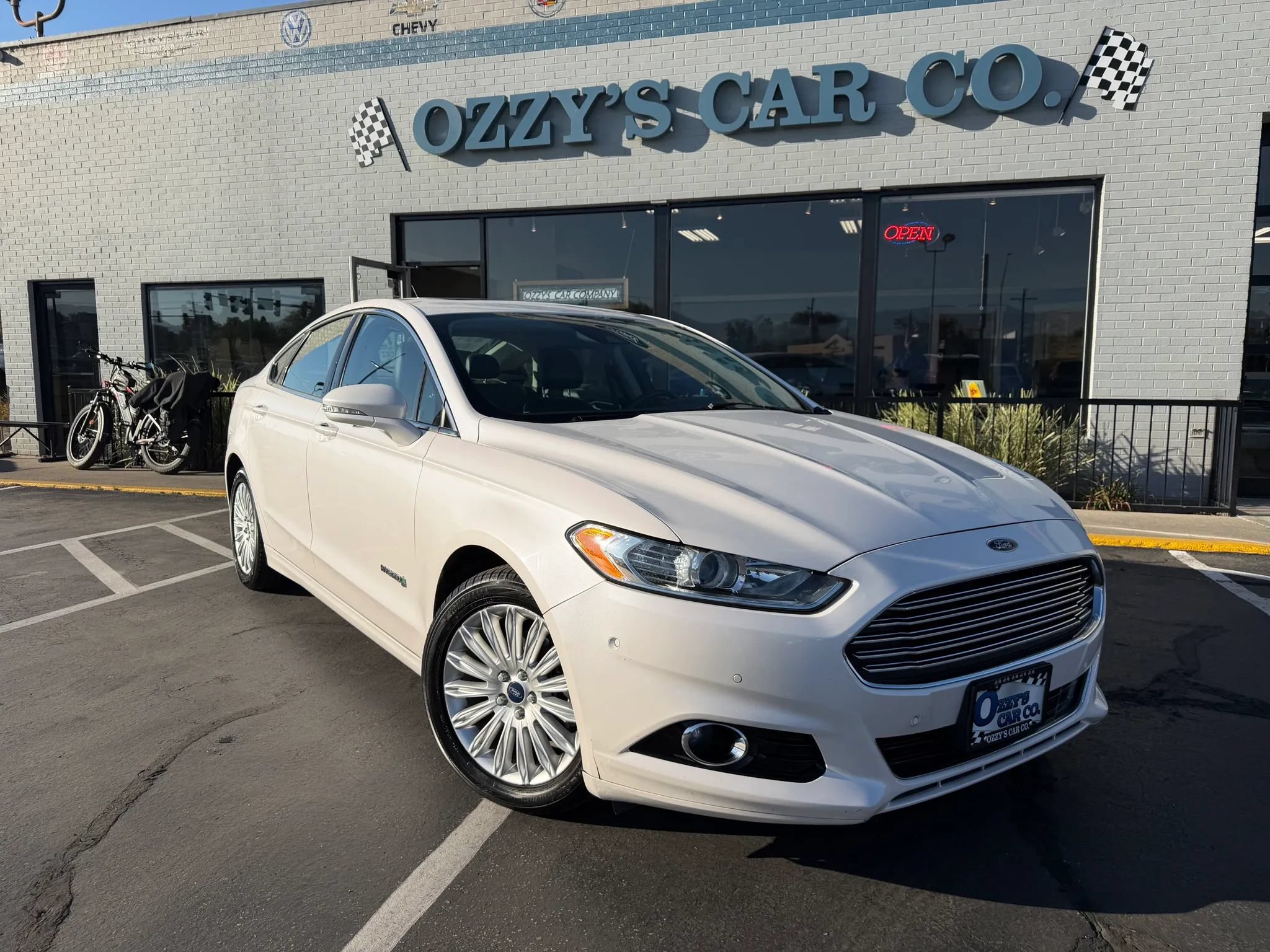 Used 2013 Ford Fusion SE FWD image 2