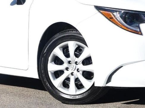 Used 2026 Toyota Corolla LE FWD image 3