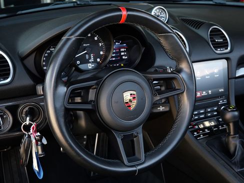 Used 2021 Porsche 718 Boxster Spyder RWD image 11