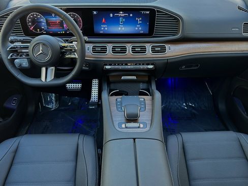 Used 2024 Mercedes-Benz GLS 450 4MATIC image 16