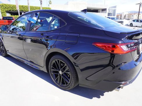 Certified 2025 Toyota Camry SE image 5