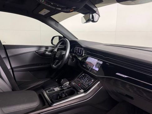 Used 2022 Audi Q8 Premium Plus image 31