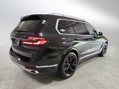 Used 2024 BMW X7 xDrive40i w/ Premium Package AWD/4WD image 3