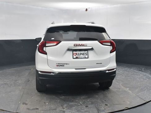Used 2023 GMC Terrain SLT image 8