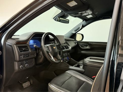 Used 2024 Chevrolet Suburban Premier AWD/4WD image 13