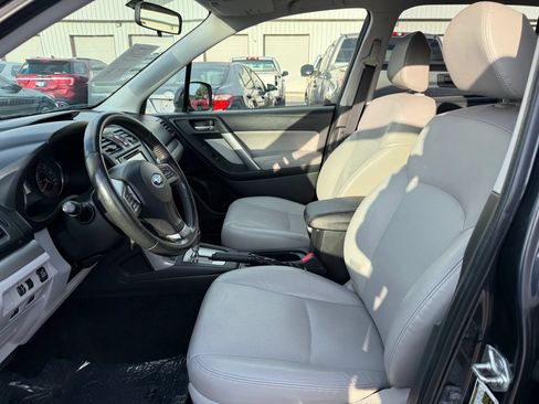 Used 2014 Subaru Forester 2.5i Limited AWD/4WD image 2