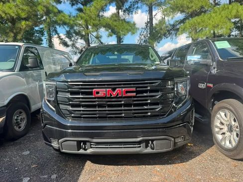 Used 2023 GMC Sierra 1500 Elevation RWD image 2