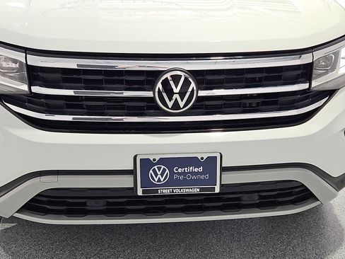 Certified 2022 Volkswagen Atlas Cross Sport SE w/ Panoramic Sunroof Package AWD/4WD image 10