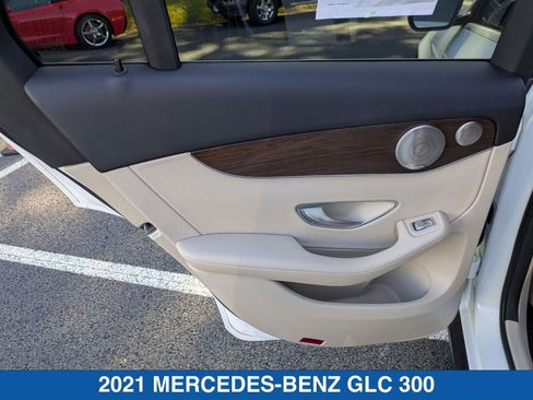 Used 2021 Mercedes-Benz GLC 300 4MATIC image 29