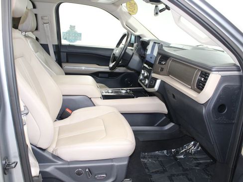 Used 2024 Ford Expedition Max Limited image 31