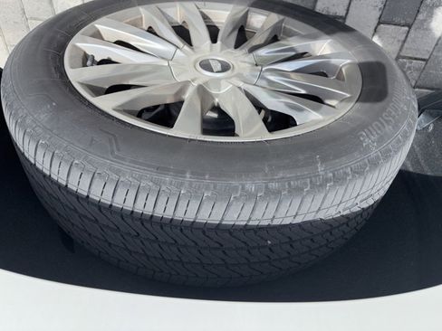 Used 2022 Cadillac Escalade Premium Luxury image 4