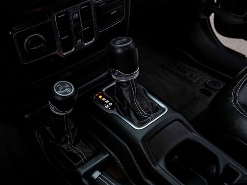 Used 2023 Jeep Wrangler Unlimited Sahara w/ Cold Weather Group image 21