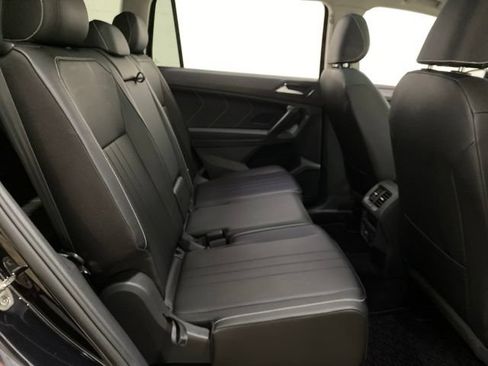 Used 2023 Volkswagen Tiguan SE w/ Panoramic Sunroof Package FWD image 88