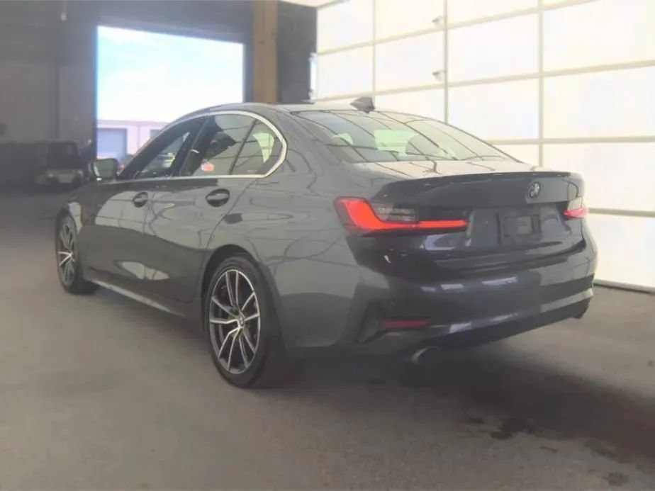 Used 2021 BMW 330i Sedan w/ Driving Assistance Package RWD image 6