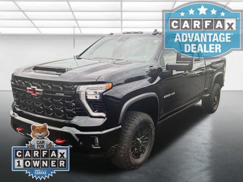 Used 2024 Chevrolet Silverado 2500 ZR2 w/ Technology Package AWD/4WD image 8