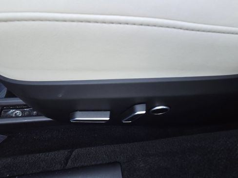 Used 2022 Tesla Model S AWD/4WD image 25
