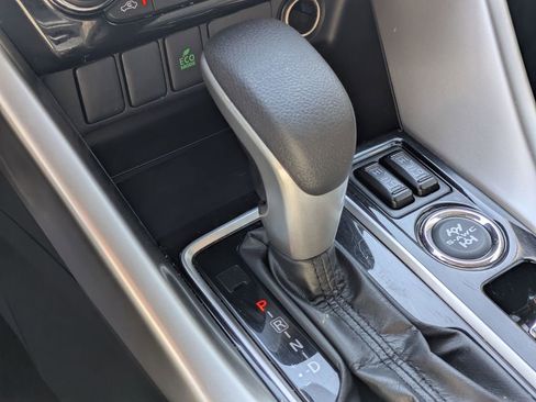 Used 2025 Mitsubishi Eclipse Cross SE image 17