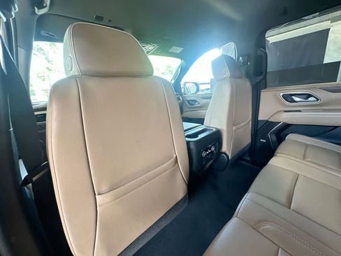 Used 2024 Chevrolet Suburban Premier RWD image 23