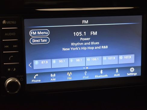 Used 2025 Nissan Kicks S AWD/4WD image 16