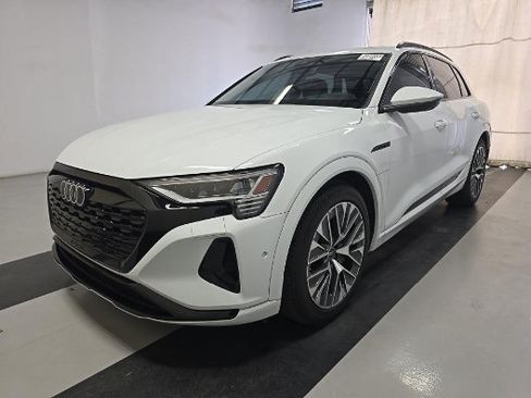 Used 2024 Audi Q8 e-tron Prestige w/ Prestige Package AWD/4WD image 1