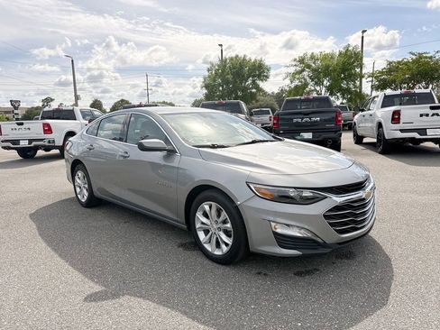 Used 2025 Chevrolet Malibu LT FWD image 1