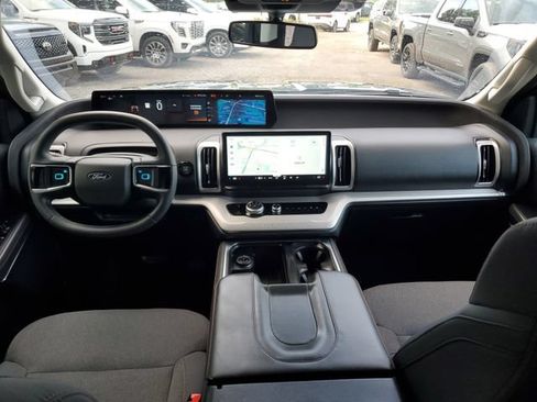 Used 2025 Ford Expedition Max Active RWD image 13