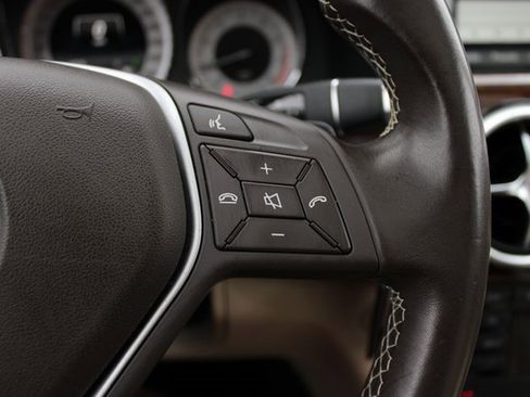 Used 2015 Mercedes-Benz GLK 350 4MATIC image 19