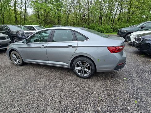 Used 2024 Volkswagen Jetta SE FWD image 4