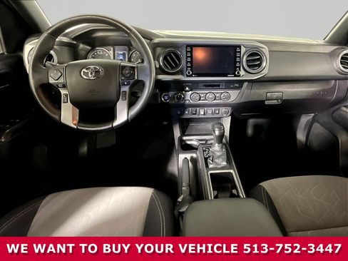 Used 2021 Toyota Tacoma TRD Sport w/ Technology Package AWD/4WD image 8