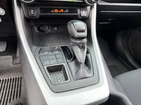 Used 2024 Toyota RAV4 LE AWD/4WD image 14