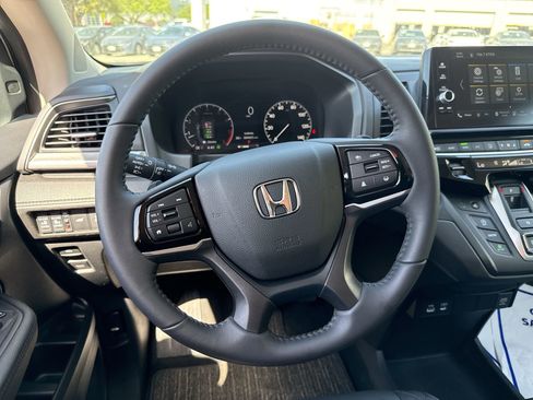 Used 2026 Honda Odyssey EX-L image 11