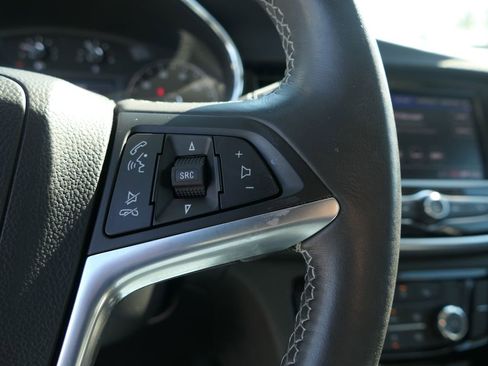 Used 2022 Buick Encore Preferred w/ Safety Package FWD image 17