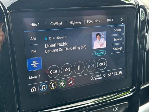 Used 2022 Chevrolet Traverse LT image 22