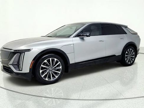 Used 2024 Cadillac Lyriq Sport AWD/4WD image 4