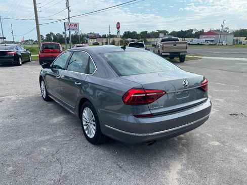 Used 2017 Volkswagen Passat 1.8T SE FWD image 10