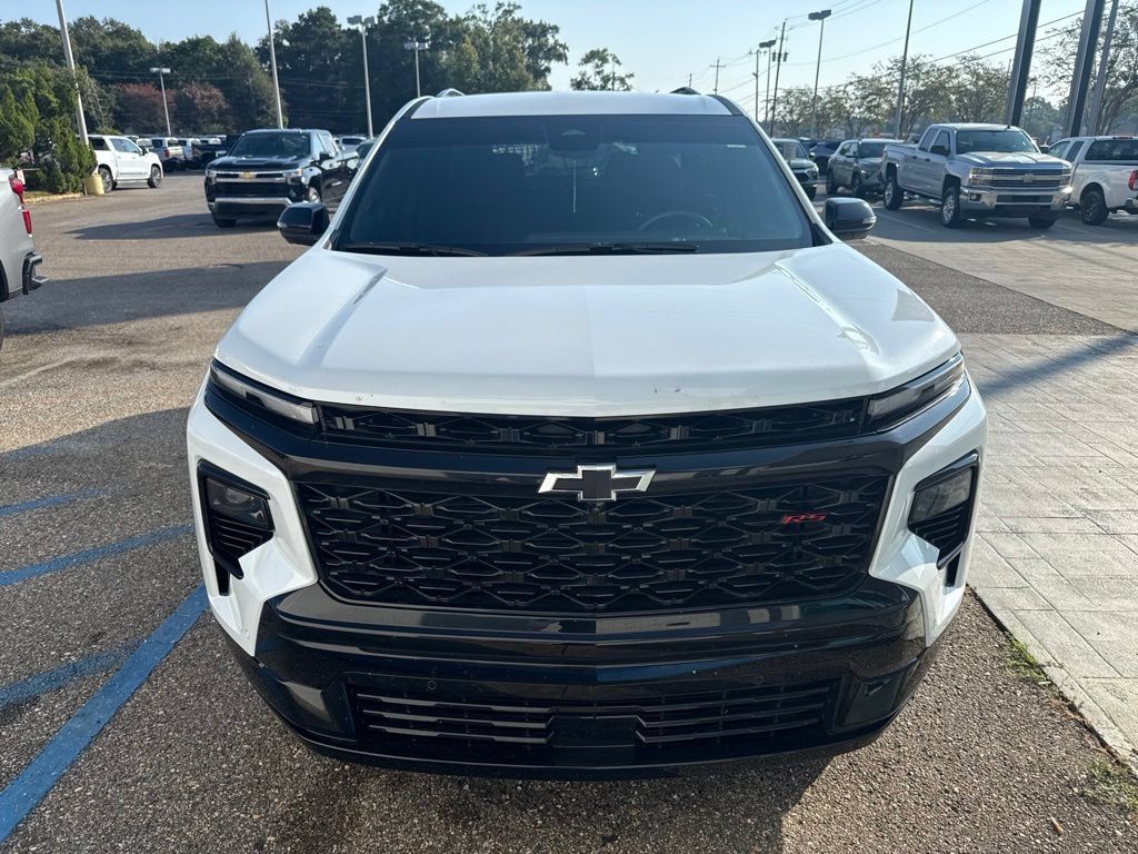 Used 2026 Chevrolet Traverse RS w/ LPO, Floor Liner Package FWD image 8