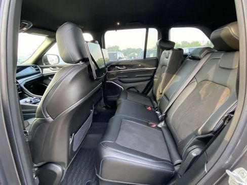 New 2023 Jeep Grand Cherokee Trailhawk w/ Luxury Tech Group III image 12