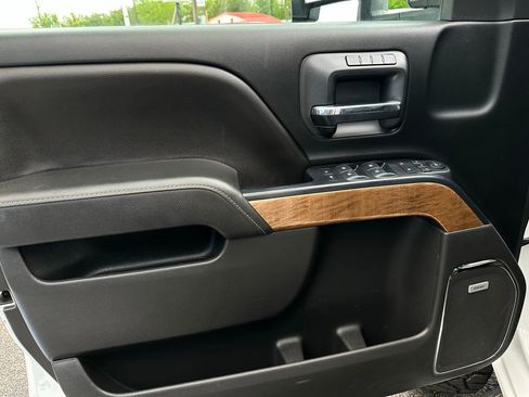 Used 2018 Chevrolet Silverado 1500 LTZ w/ LTZ Plus Package image 11