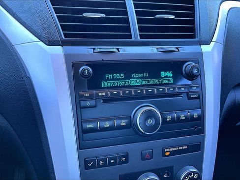 Used 2012 Chevrolet Traverse LT FWD image 25